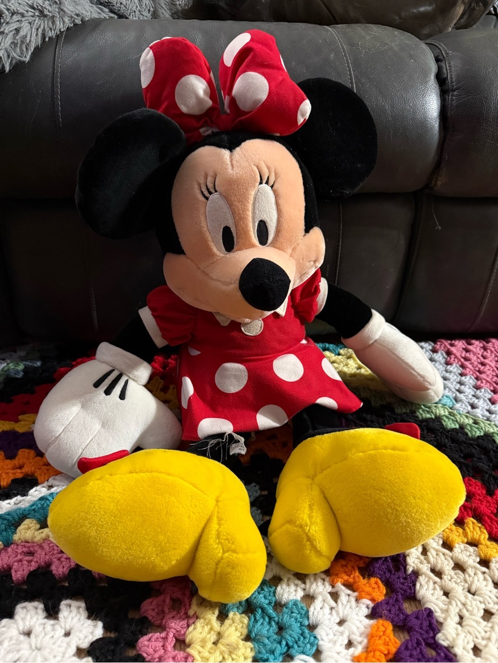 Vintage 90s Walt Disney World Large Minnie Mouse Plush Toy - Red & Yellow